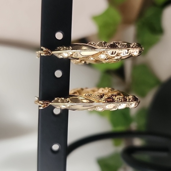 Med Triangle Hoop Earrings Gold Filled - Picture 6 of 9